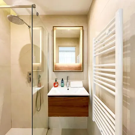 Appartamento Urban Flat 138 - Beautiful Duplex In Saint Germain *